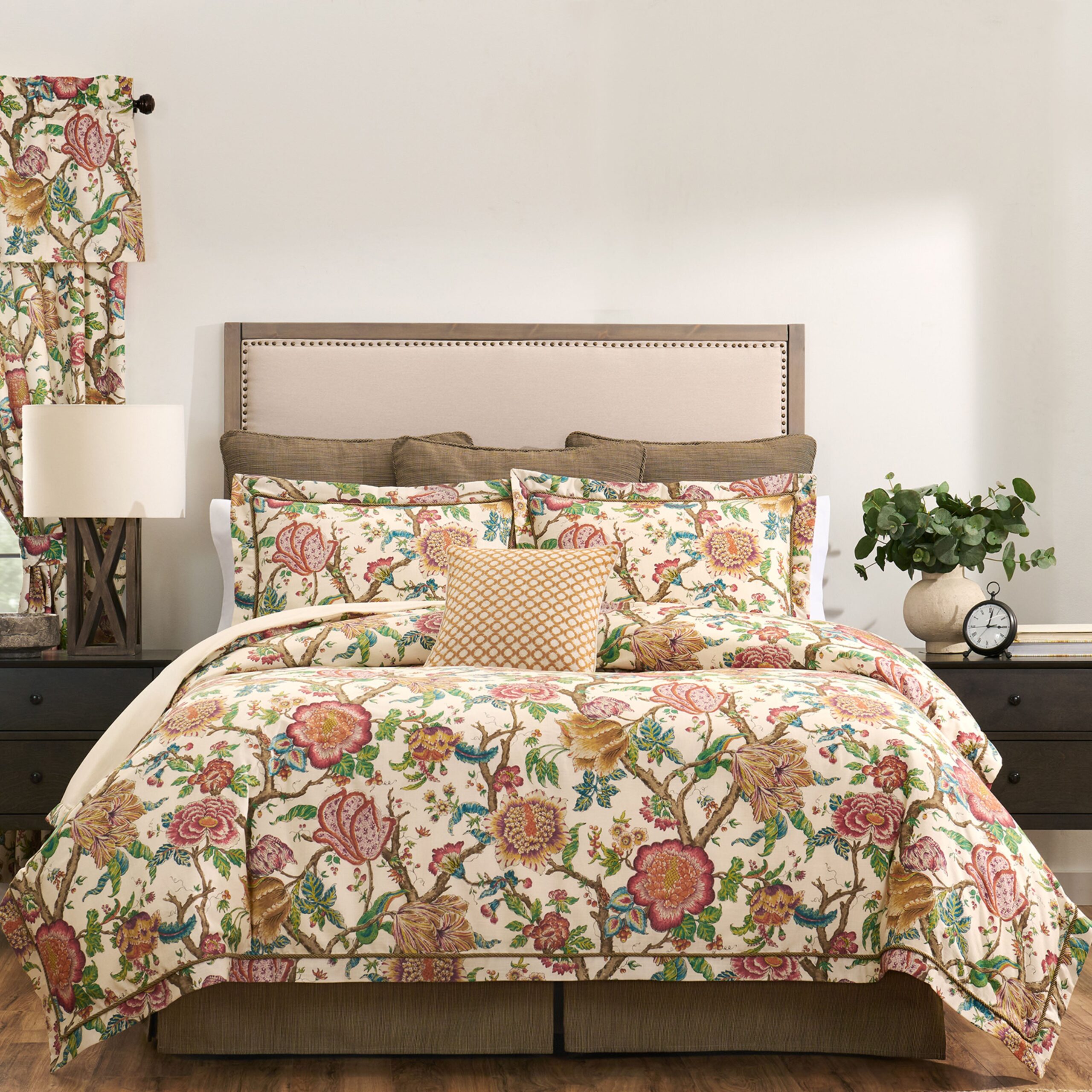 BronteFloral4PieceComforterSet-1.jpg