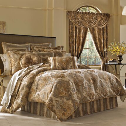 Bradshaw Natural 4-Piece Comforter Set in KING - Final Sale